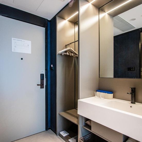 Atour Light Hotel Hangzhou West Lake Lakeside Qinghefang