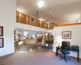 River Valley Inn & suites - Osceola - Lobby