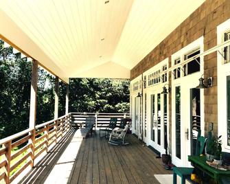 Magical Getaway at Magical Green Hill Beach, Rhode Island. Brand new renovation. - Charlestown - Balcón