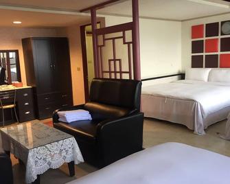 King Lo Tung Hotel - Luodong Township - Schlafzimmer
