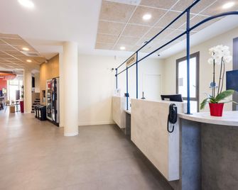 ibis budget Nanterre La Défense - Nanterre - Front desk