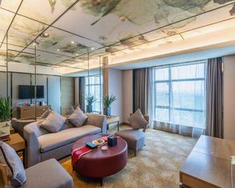 Shaoyang Huatian Hotel - Shaoyang - Living room