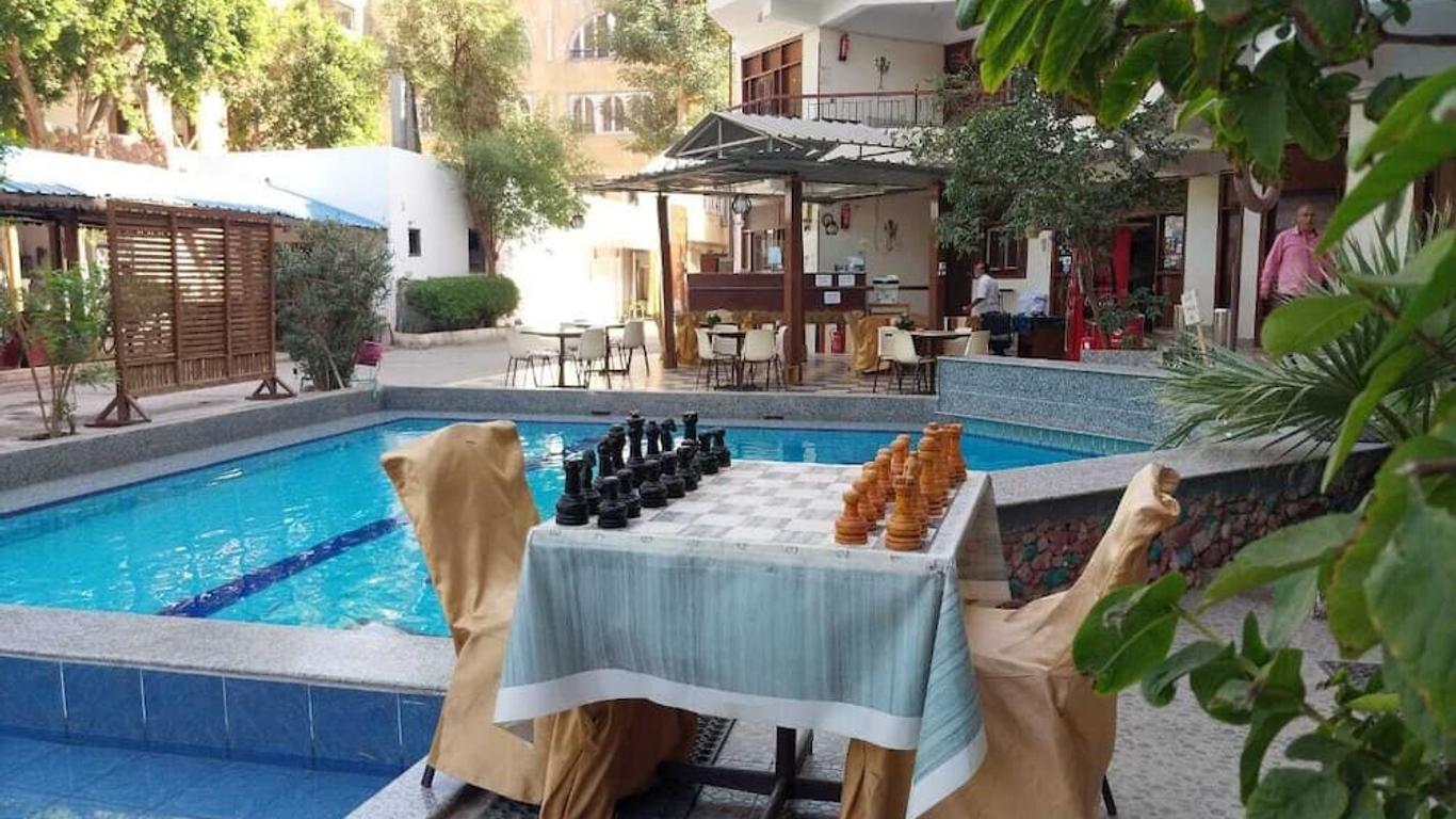 Rezeiky hotel and camp Luxor