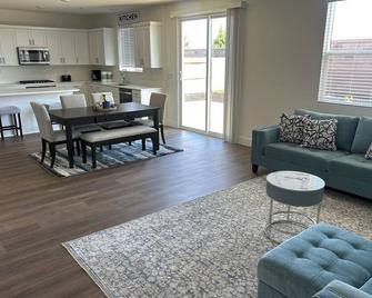 New Smart Home W/ Massage Chair & King Bed - Lathrop