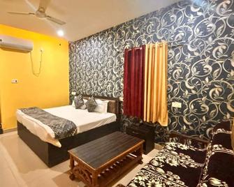 Hotel Chandrawali - Ballia - Bedroom