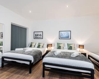 Sgt Peppers Mathew Street Apartments By Happy Days - Liverpool - Bedroom