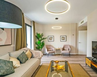 Cubo's Andalucia Luxury Malaga Apartment - Málaga - Sala de estar
