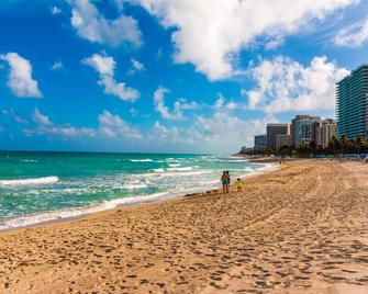 Ritz Carlton Hotel at Bal Harbour FL, 1147ft2! - Bal Harbour - Beach