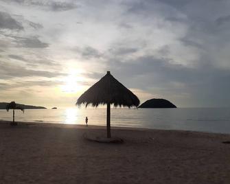 Le Petit Oasis a few steps from the Beach - Peñita de Jaltemba - Beach