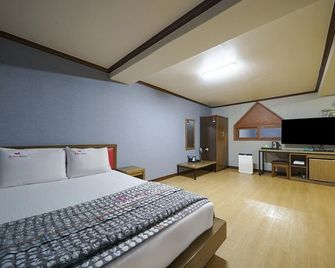 Gyeongsan Bless - Daegu - Habitación