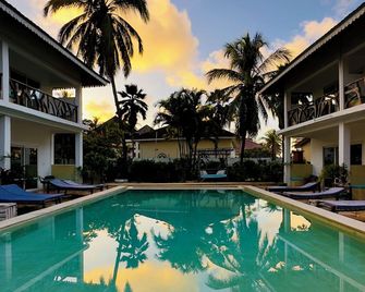 Frangi'pwani - Paje - Zwembad