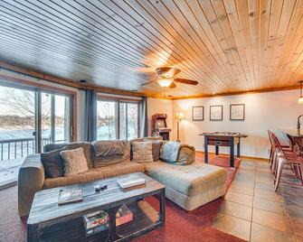 Rice Lake Cabin Retreat with Red Cedar Lake Access! - Rice Lake - Living room