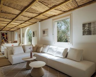 Secolario Masseria del Viverbene - Palmariggi - Sala de estar