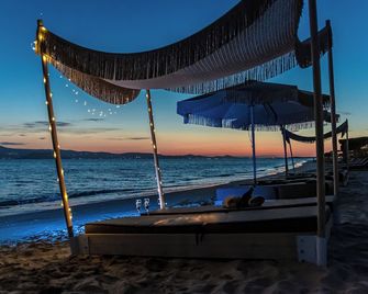 Glaronissi Beach - Plaka - Playa