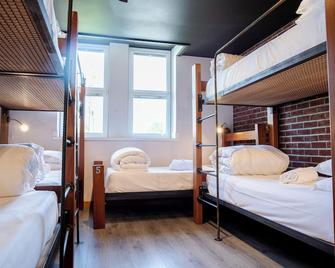 The Nest Boutique Hostel - Galway - Bedroom