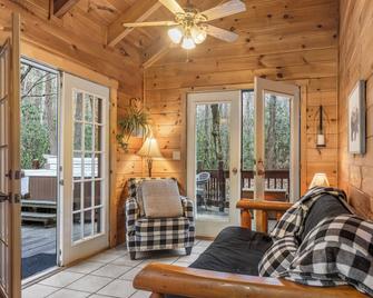 Mountain Paradise on Collett Creek, Andrews, NC. Cabin 4 - Andrews - Sala de estar