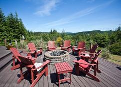 7k sq Ft. on 15 acres. Putting greens & sand trap for golfers & families .brbrbrbrbrbr - Bandon - Patio