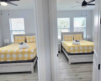 #3 St Joseph Home with Jacuzzi - Tampa - Bedroom