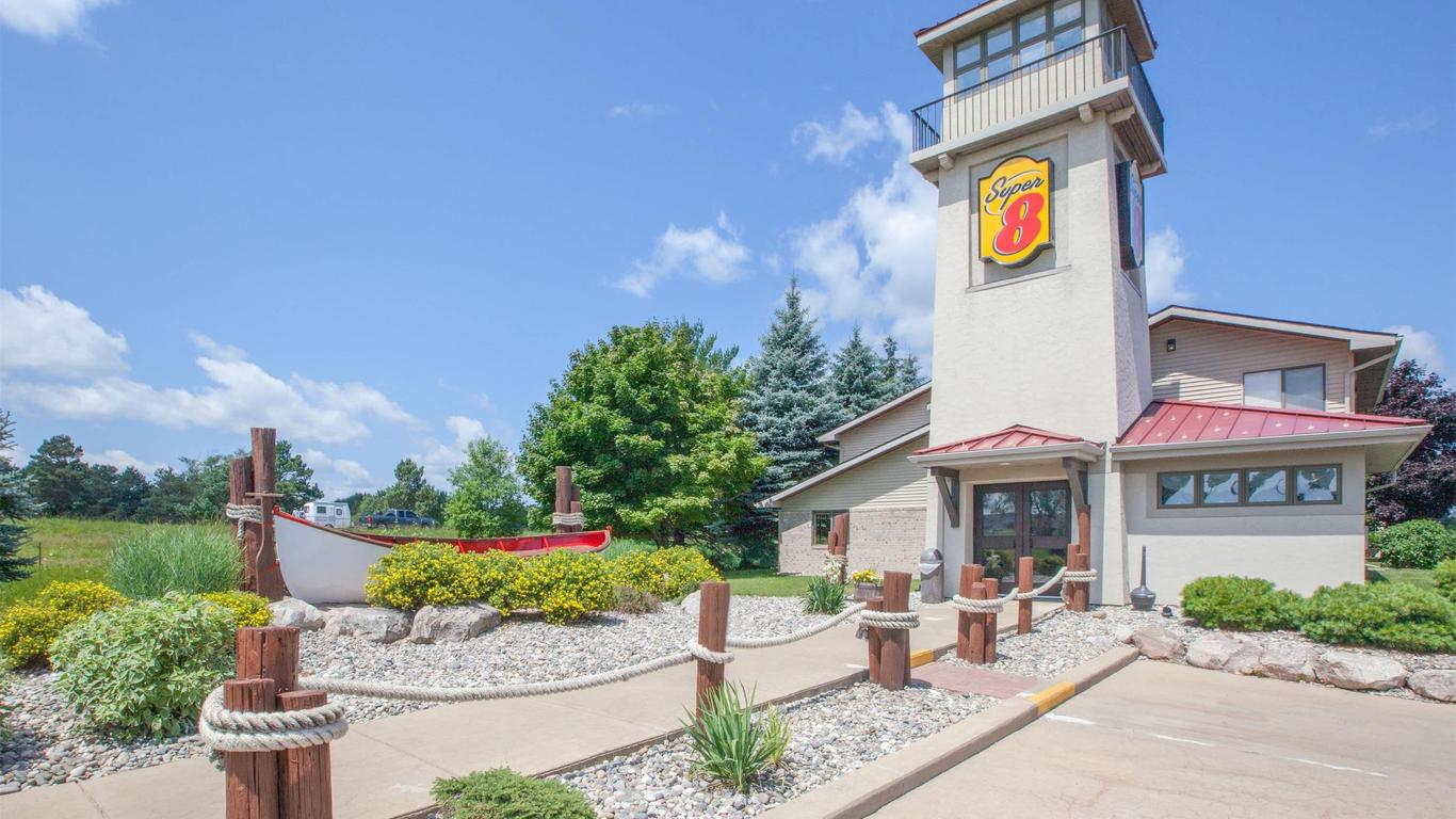 Super 8 by Wyndham Houghton Lake
