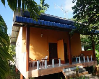 Bangsak Hut - Khao Lak - Patio