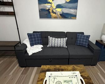 Cozy 1-bedroom apartment in delightful Devonshire just a walk to the city. - Devonshire - 客廳