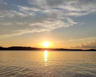 Family Vaca walk path to Barren River Lake. Kayak/Canoes/dock - Scottsville - Vista del exterior