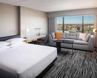 حياة ريجنسي كولومبوس - كولومبوس (اوهايو) - غرفة نوم