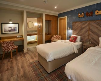 The Boathouse Inn & Riverside Rooms - Chester - Schlafzimmer