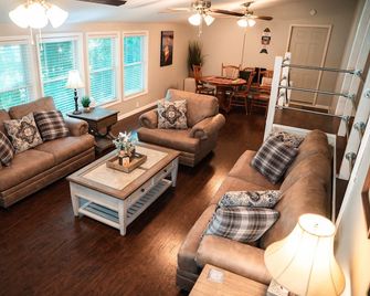 Sunset Cove - Waterfront - Private Slips - Relax & Unwind On Ky Lake - Tn River - Camden - Sala de estar