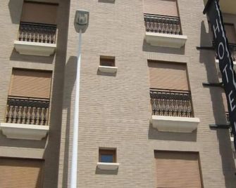 Hotel Doña Isabel - Torrellano - Building