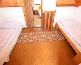 Chalet in Malá Skála near Ski Slopes - Malá Skála - Habitación