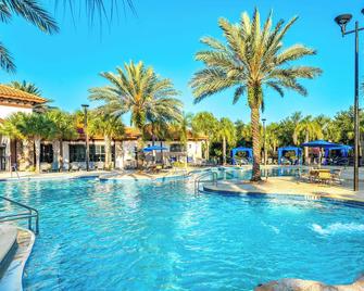 Villatel Village at Solterra Resort - Davenport - Piscina