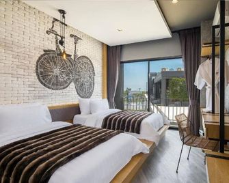 Wheeler Bed & Bike - Bang Saen