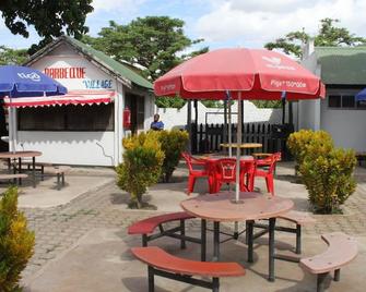 New Dodoma Hotel - Dodoma - Patio