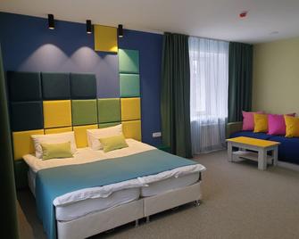 Hotel & Hostel Tetris - Nowokusnezk - Schlafzimmer