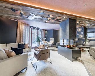 Aktiv- & Wellnesshotel Bergfried - Tux - Lounge