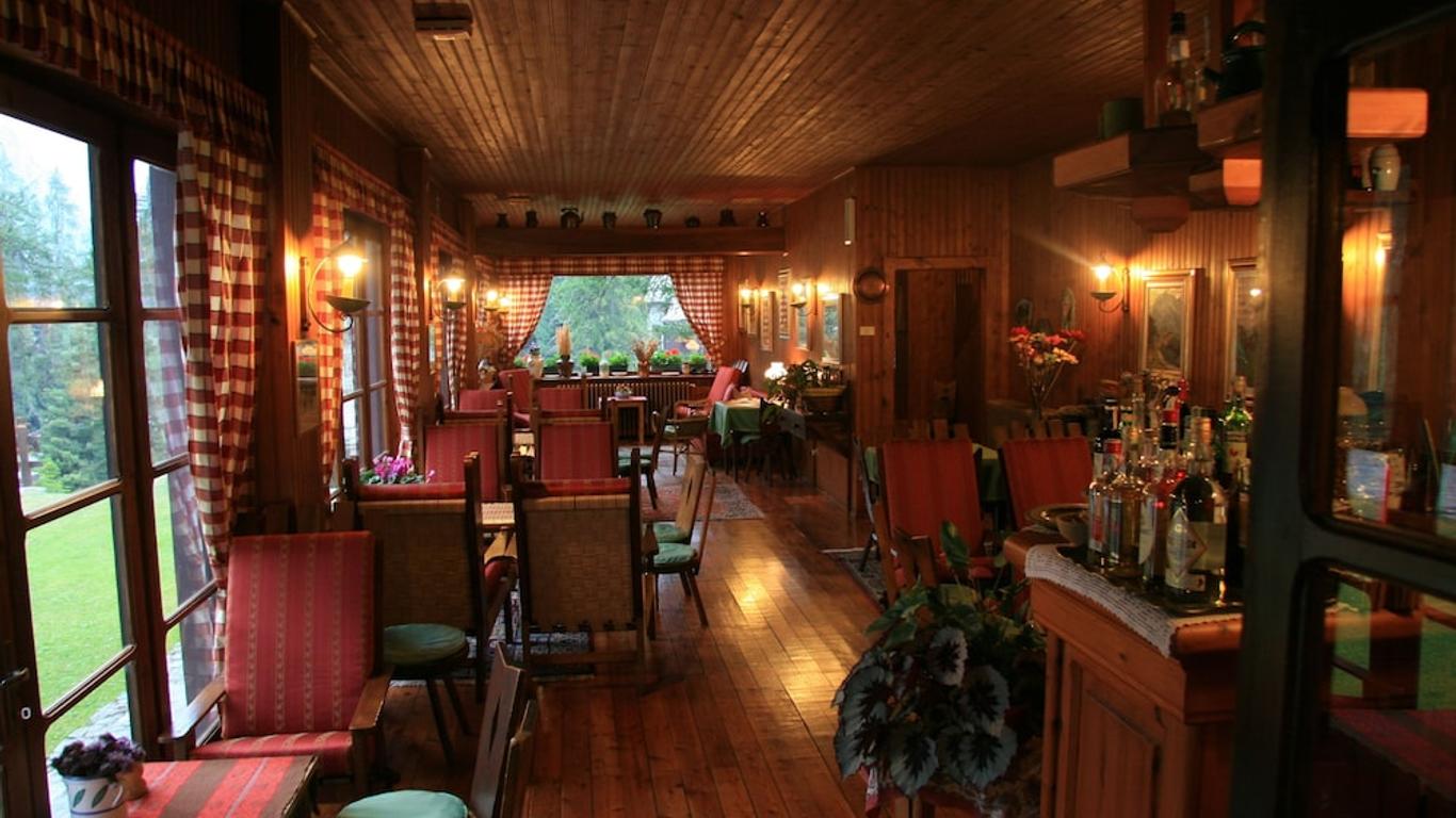 فيلا آنا ماريا