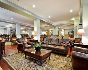 Hampton Inn Charleston-Historic District - Charleston - Area lounge