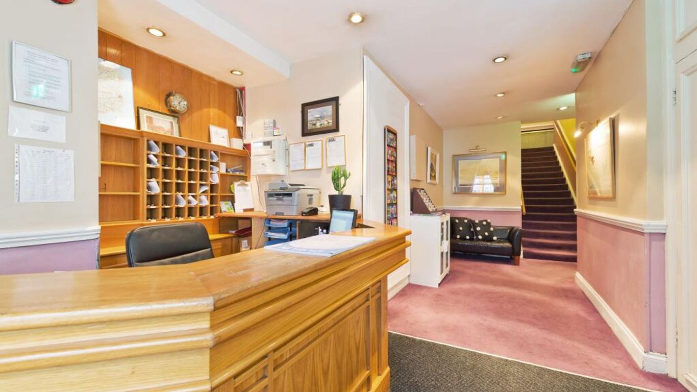 ريفر هاوس هوتل