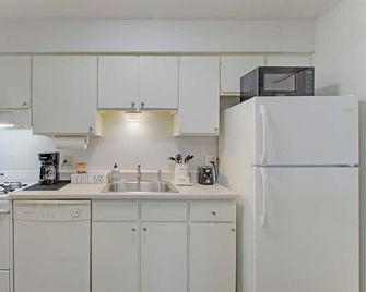 Central & Cozy 1BR near Hall of Fame/Airport - North Canton - Küche