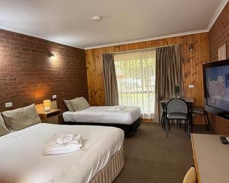 Country Roads Motor Inn - Narrandera - Bedroom