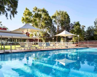 Emu Walk Apartments - Yulara - Pool