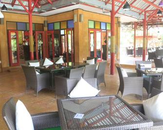 Saimoonbury Resort - Ban Huai Phai - Restaurante