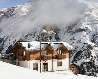 Chalet 'Plaz' with Mountain Views, Private Garden and Wi-Fi - Livigno - Bâtiment