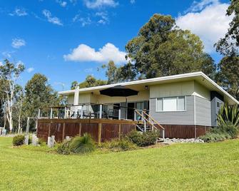 Farm retreat- scenic Mid Coast Council area, close to Myall Lakes, Pet Friendly! - Bulahdelah - Edificio