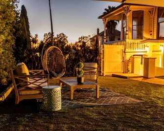 NEW!! Hot Tub, Next to Convention C, Little Italy and Balboa! Families Welcome - سان دييغو - شرفة مرصوفة