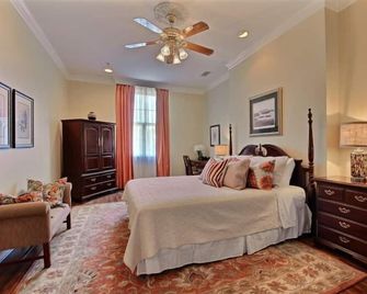 1bd, 1.5ba Historic District And River Front-Walk To Everything! - Savannah - Slaapkamer
