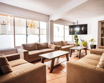 保羅 - 瑪麗公寓酒店 - 阿依納巴 - 阿依納帕 - 休閒室