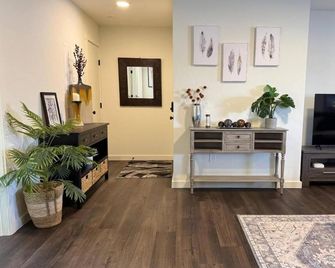 Homestead Village - Two Bedroom Condo Ground Floor - Sandpoint