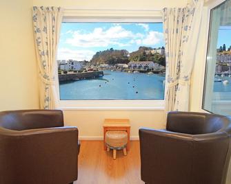 River's Edge Penthouse - Porthmadog - Living room
